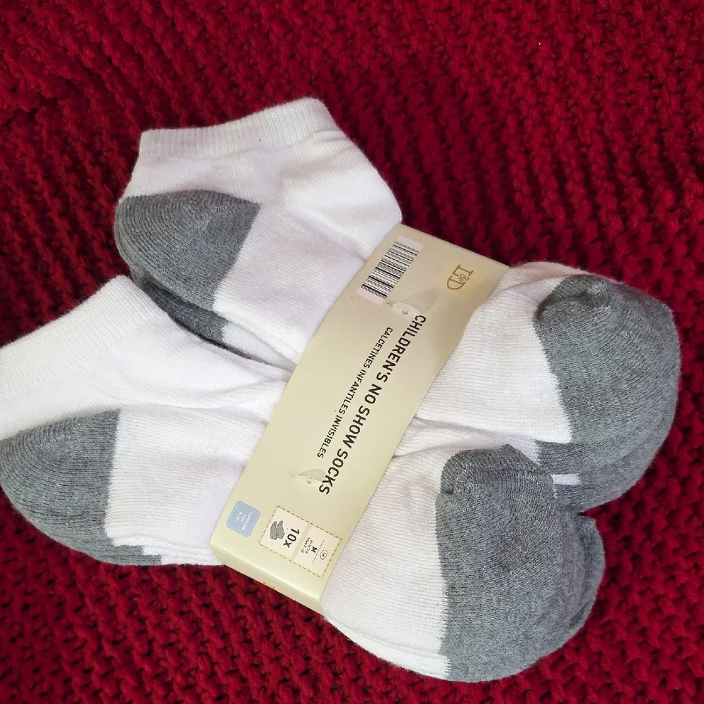 White and Gray Ankle No Show Socks Medium Kids Girls 7-8 Or Boys 8-10